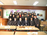 신학교내의 글로벌 상담목회연구원 졸업식